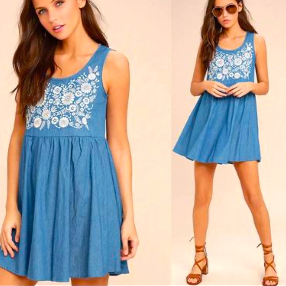 Lulus Mary Jane Embroidered Blue Chambray Dress M